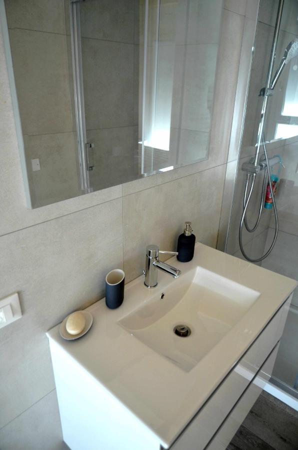 Al Leone Di San Marco Luxury & Relax Apartment โนอาเล ภายนอก รูปภาพ